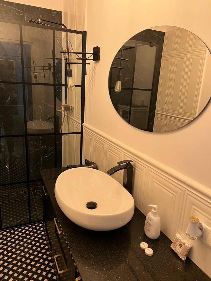 Butas Luxury In The Center , Wi-fi - By Hik